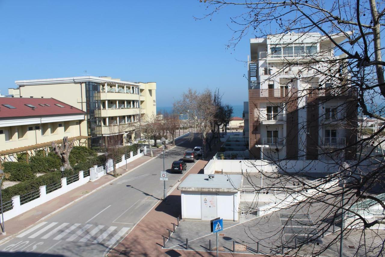 Hotel Caesar 미사노아드리아티코 외부 사진