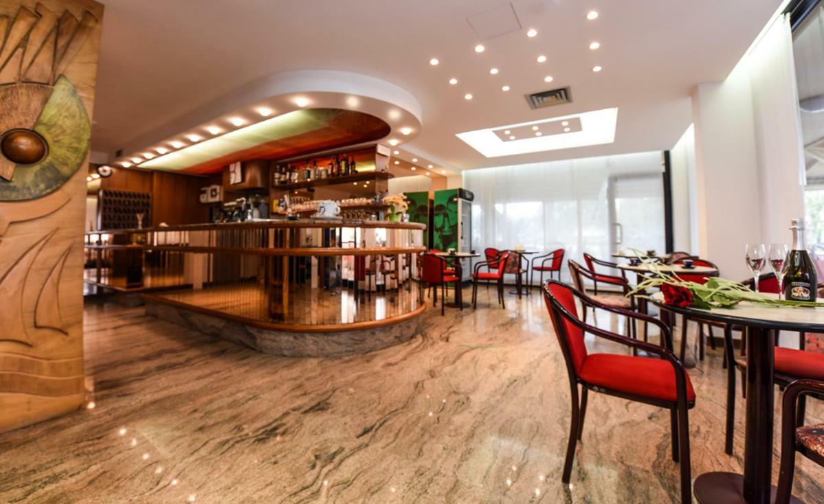 Hotel Caesar 미사노아드리아티코 외부 사진